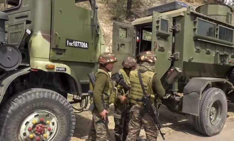 किश्तवाड़-में-सुरक्षाबलों-और-आतंकियों-के-बीच-मुठभेड़,-जैश-ए-मोहम्मद-के-आतंकी-छिपे-होने-की-आशंका