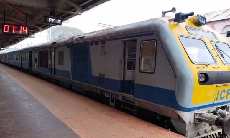 कोरोना काल से बंद की गई लोकल मेमू और डेमू पैसेंजर ट्रेनों का संचालन 15 जुलाई से फिर शुरू