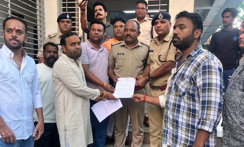 भोपाल-में-खुले-में-मांस-बिक्री-पर-भाजपा-चौक-मंडल-सख्त:-ज्ञापन-के-बाद-नगर-निगम-की-ताबड़तोड़-कार्रवाई