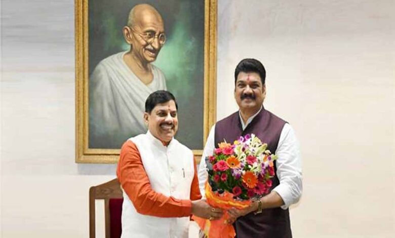 मुख्यमंत्री-डॉ.-यादव-के-विदेश-यात्रा-से-लौटने-पर-खाद्य-मंत्री-राजपूत-ने-दी-शुभकामनाएं