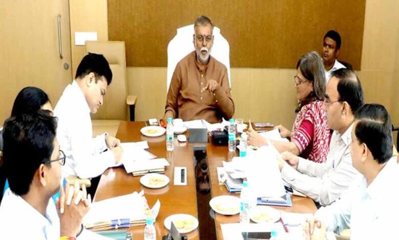 पंचायत-एवं-ग्रामीण-विकास-मंत्री-पटेल-ने-विभागीय-विषयों-की-समीक्षा-की