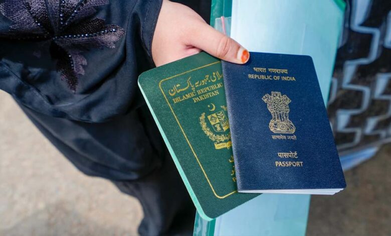 ग्लोबल-पासपोर्ट-रैंकिंग-में-भारत-ने-मारी-8-पायदान-की-छलांग,-पाकिस्तान-फिसला-चौथे-सबसे-नीचे