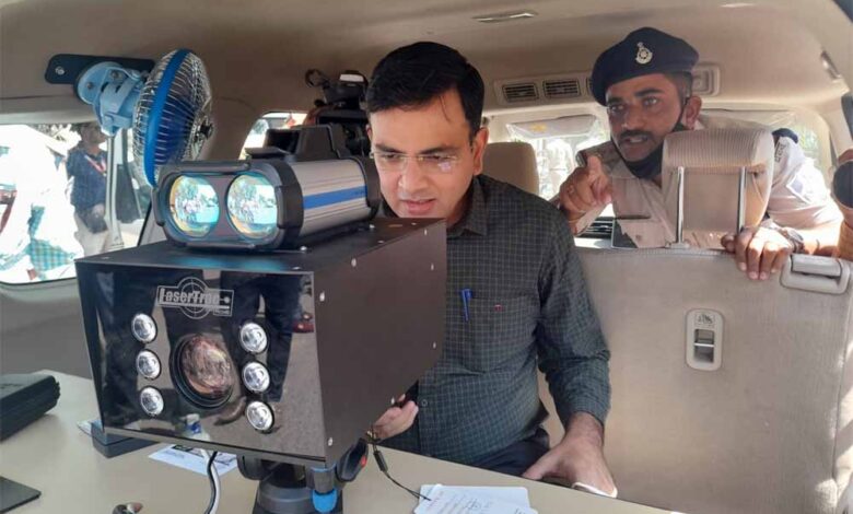 तेज-रफ्तार-पर-लगाम:-इंटरसेप्टर-की-निगरानी-में-धड़ाधड़-कट-रहे-चालान