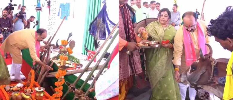 हरेली-परंपरा-में-डूबे-डिप्टी-सीएम-साव:-पत्नी-संग-की-खेती-उपकरणों-की-पूजा