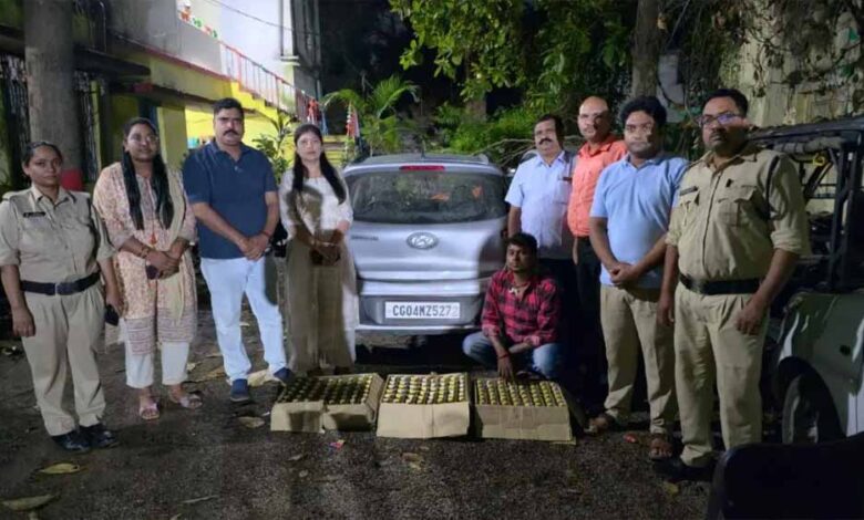 नकली-होलोग्राम-वाली-शराब-पकड़ी-गई:-आबकारी-विभाग-की-बड़ी-छापेमारी,-एक-आरोपी-गिरफ्तार