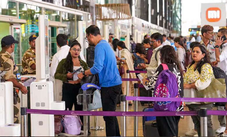 मुंबई-एयरपोर्ट-पर-बम-धमकी-से-हड़कंप,-कंट्रोल-रूम-को-मिली-तीन-कॉल