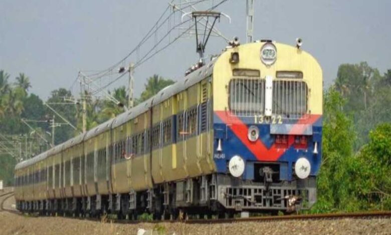 गंभीर-लापरवाही:-मेमू-ट्रेन-शुरू-होने-के-बाद-से-एक-बार-भी-समय-पर-नहीं-पहुंची-गेवरारोड