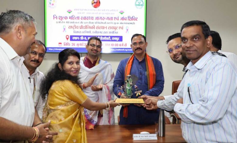 महिलाओं-के-बेहतर-स्वास्थ्य-के-लिए-राज्य-सरकार-प्रतिबद्ध:-स्वास्थ्य-मंत्री-श्याम-बिहारी-जायसवाल