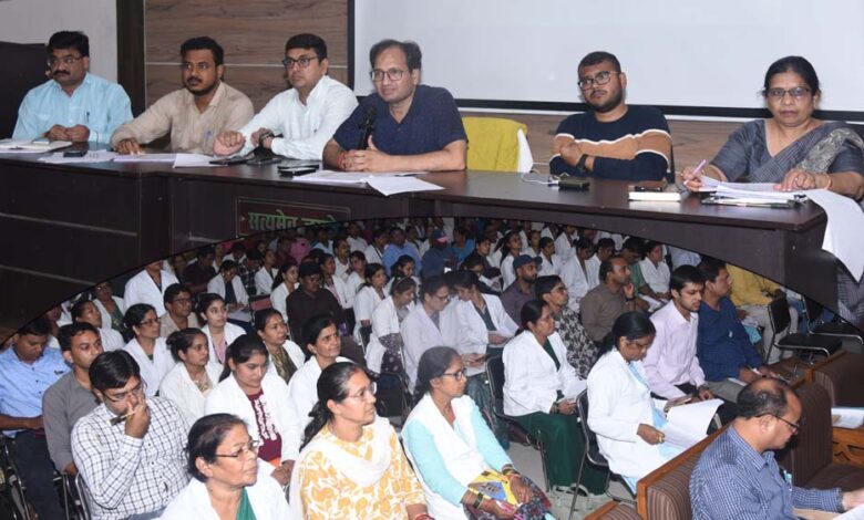 कलेक्टर-ने-की-स्वास्थ्य-विभाग-के-कामकाज-की-समीक्षा