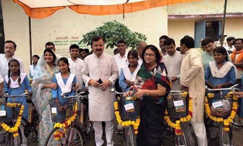 सरकारी-स्कूलों-में-बच्चों-को-गुणवत्तापूर्ण-शिक्षा-देने-के-लिये-राज्य-सरकार-वचनबद्ध