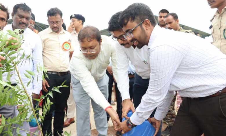 सक्ती-जिले-में-सामूहिक-पौधरोपण-महाअभियान-का-हुआ-आयोजन