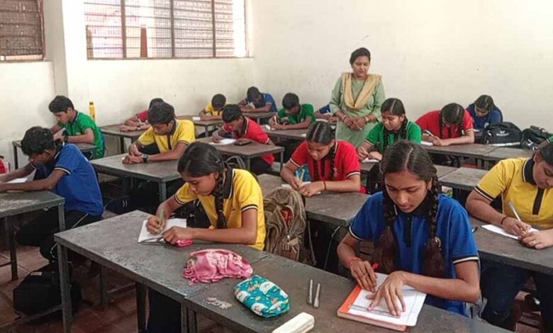 परख-राष्ट्रीय-सर्वेक्षण-2025-में-रायगढ़-जिला-बना-सर्वश्रेष्ठ-प्रदर्शन-करने-वाला-जिला