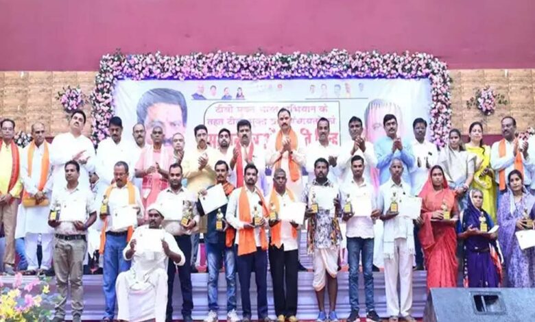 cm-साय-की-अगुवाई-में-टीबी-के-खिलाफ-बड़ी-जीत,-4106-ग्राम-पंचायतें-हुईं-टीबी-मुक्त