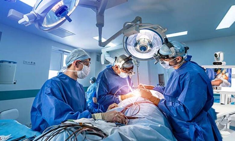 लाइव-सर्जरी-पर-सुप्रीम-कोर्ट-की-कड़ी-नजर,-nmc-के-नए-नियमों-से-खत्म-होगा-मुनाफाखोरी-का-खेल