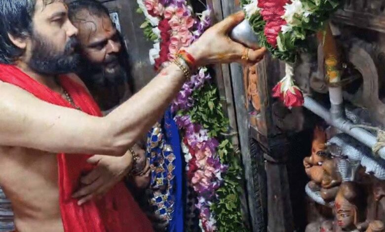 उज्जैन-में-नागचंद्रेश्वर-के-दर्शन-को-उमड़ा-आस्था-का-सैलाब,-90-हजार-श्रद्धालुओं-ने-लगाए-दर्शन