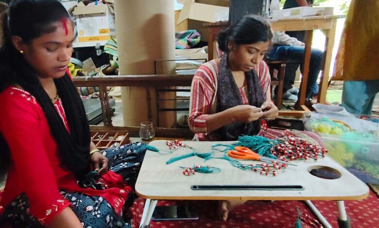 पांढुर्ना-की-महिलाओं-ने-बनाई-बीज-वाली-राखी,-प्यार-भी-बंधेगा-और-पेड़-भी-उगेंगे