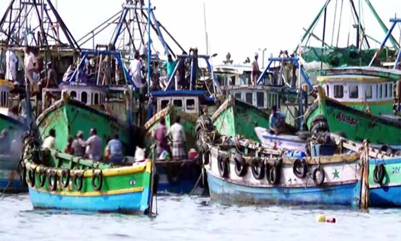 श्रीलंकाई-नौसेना-ने-तमिलनाडु-के-5-मछुआरों-को-किया-गिरफ्तार