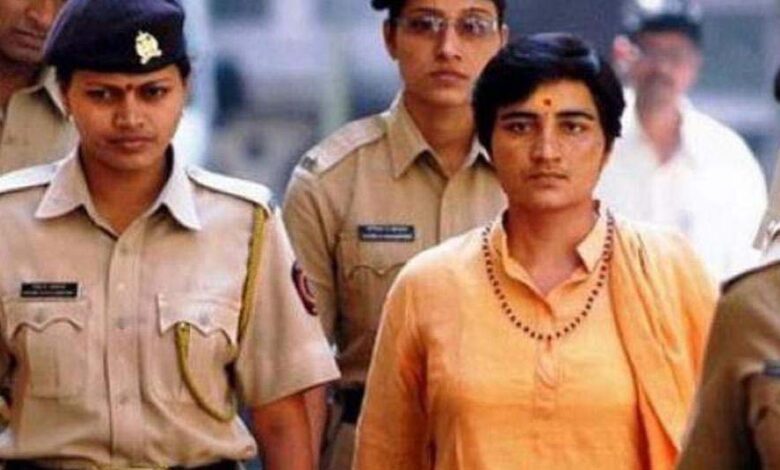 साध्वी-प्रज्ञा-का-दर्दनाक-खुलासा:-24-दिन-भूख,-रात-रात-भर-पिटाई-और-गालियों-की-यातना