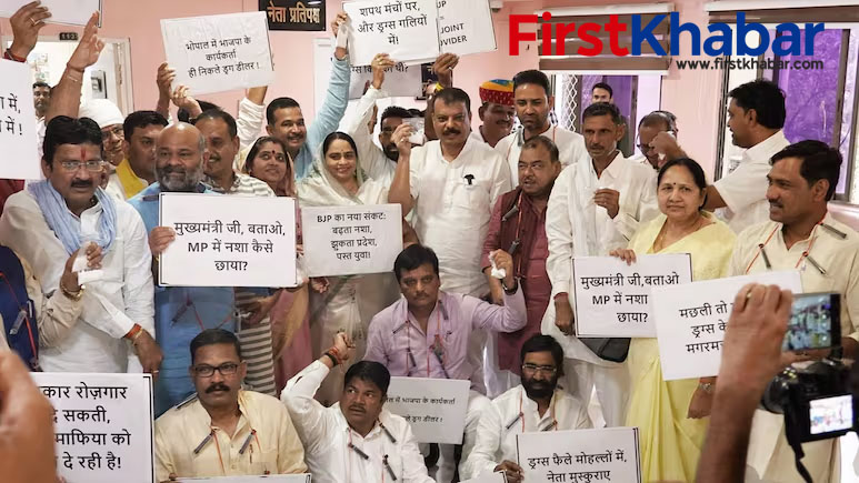 विधानसभा-में-कांग्रेस-का-हंगामा:-इंजेक्शन-की-माला,-ड्रग्स-के-पैकेट-और-ट्रांसफर-घोटाले-पर-सरकार-को-घेरा