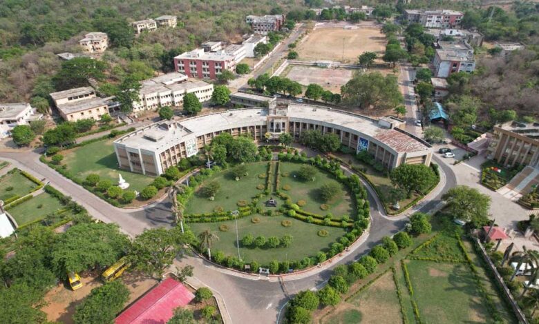 यूजीसी-ने-महात्मा-गांधी-चित्रकूट-ग्रामोदय-विश्वविद्यालय-को-श्रेणी-1-की-स्वायत्तता-दी