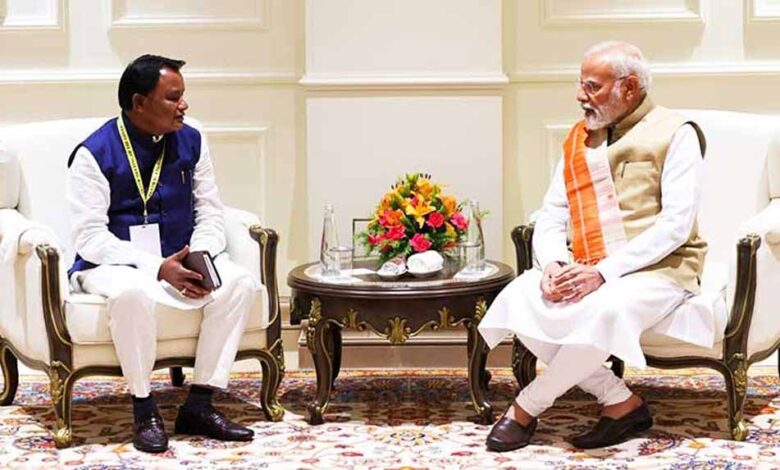 ओडिशा सीएम मोहन माझी की पीएम मोदी से मुलाकात, विकास योजनाओं पर हुई बातचीत