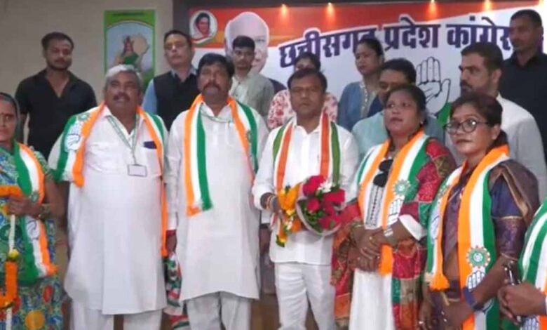 छत्तीसगढ़-में-सियासी-उलटफेर:-शिवसेना-महिला-विंग-की-प्रदेश-अध्यक्ष-समेत-पूरी-टीम-कांग्रेस-में-शामिल