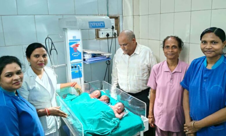 भाटापारा-सामुदायिक-स्वास्थ्य-केंद्र-में-महिला-ने-दिया-तीन-बच्चों-को-जन्म,-जच्चा-बच्चा-दोनों-पूरी-तरह-स्वस्थ