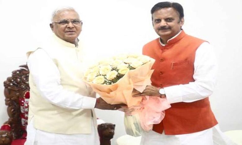 राज्यपाल-पटेल-से-उप-मुख्यमंत्री-शुक्ल-ने-की-सौजन्य-भेंट