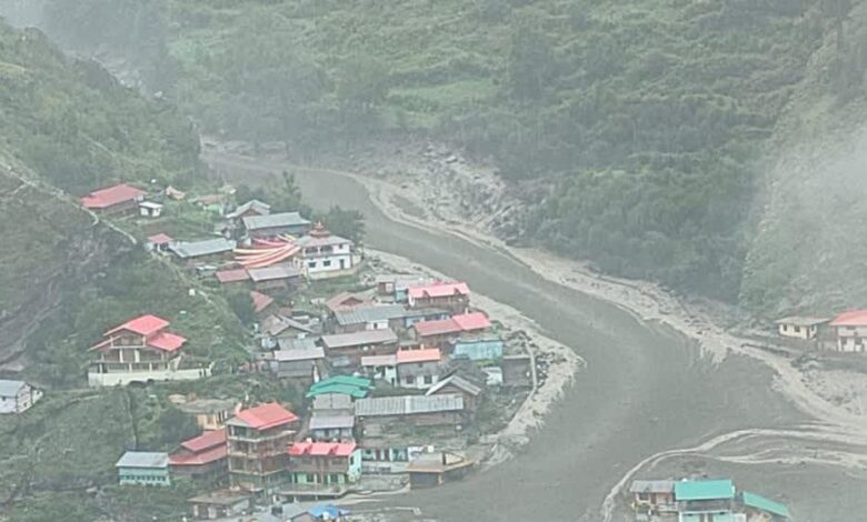उत्तरकाशी के धराली गांव में बादल फटने से तबाही, मलबे में बह गए कई घर