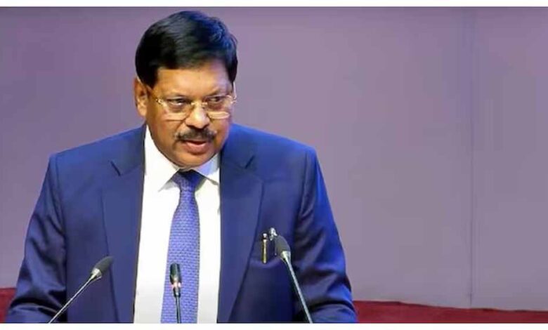 cji-का-कड़ा-रुख:-am-सिंघवी-के-खड़े-होते-ही-टोका,-वरिष्ठ-वकीलों-पर-लगाई-रोक