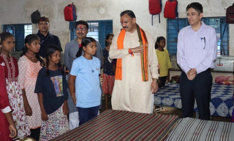 रायपुर-:-स्वास्थ्य-मंत्री-श्याम-बिहारी-जायसवाल-ने-बीजापुर-में-औचक-निरीक्षणों-से-जांची-विभागीय-काम-की-हकीकत