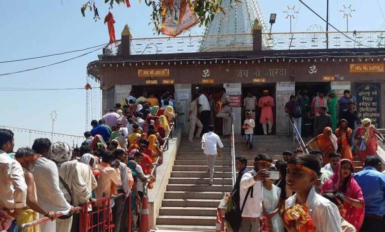 वीआईपी-दर्शन-में-बाधा:-शारदा-माता-मंदिर-प्रबंधन-को-देना-होगा-₹55-हजार-हर्जाना