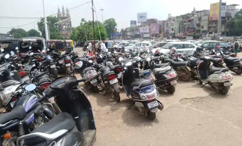 रायपुर-रेलवे-स्टेशन:-टू-व्हीलर-पार्किंग-में-बदलाव-की-चर्चा-तेज,-जानें-क्या-है-सच्चाई