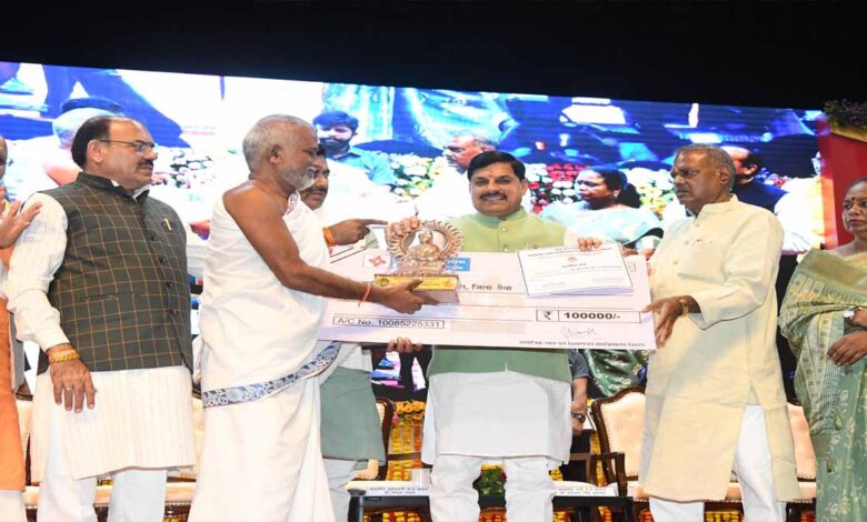 नशे-के-अवैध-कारोबार-में-लिप्त-आरोपियों-के-खिलाफ-जारी-रहेगी-ठोस-कार्रवाई-:-मुख्यमंत्री-डॉ.-यादव