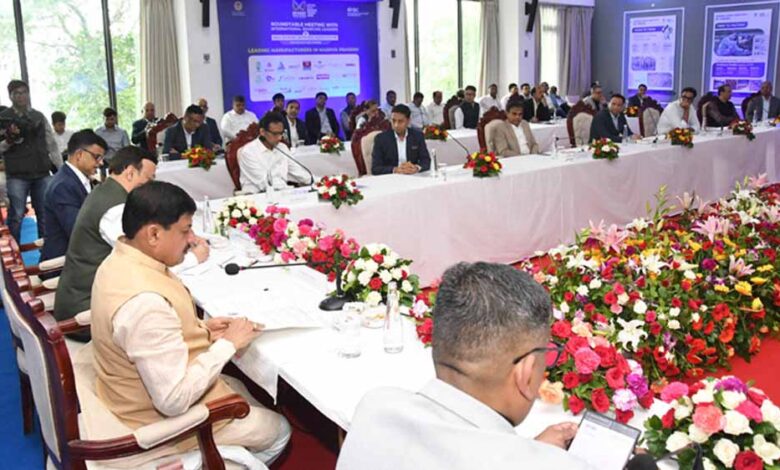 प्रधानमंत्री-के-फाइव-एफ-विजन-से-मध्यप्रदेश-परिधान-और-वस्त्र-उद्योग-का-बनेगा-वैश्विक-केन्द्र-:-मुख्यमंत्री-डॉ.-यादव