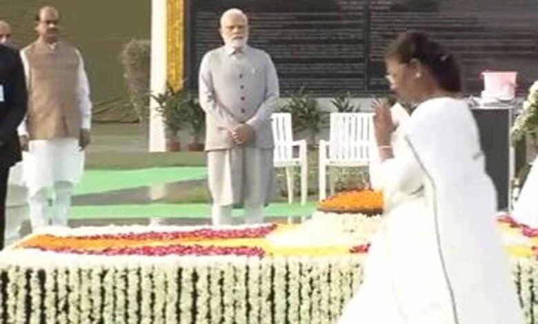 अटल-बिहारी-वाजपेयी-की-पुण्यतिथि-पर-राष्ट्रपति-और-pm-मोदी-ने-दी-श्रद्धांजलि