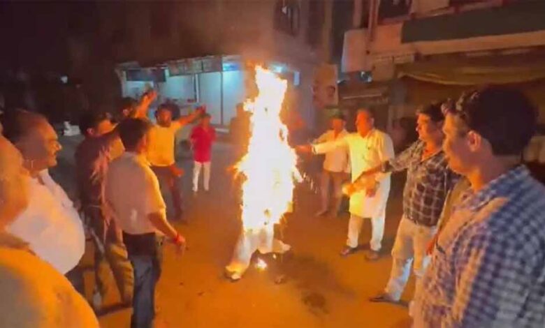 जयवर्धन-की-नियुक्ति-पर-बवाल,-pcc-चीफ-जीतू-पटवारी-का-पुतला-फूंका