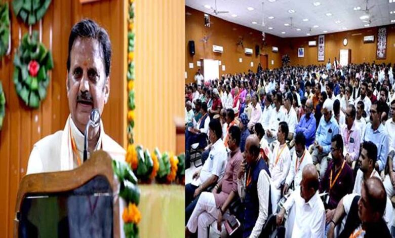 राष्ट्रीय-शिक्षा-नीति-चरित्र-निर्माण-व-व्यक्तित्व-विकास-में-सहायक-:-उप-मुख्यमंत्री-शुक्ल