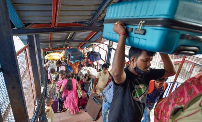 ट्रेन-यात्रा-पर-लगाम:-अब-तय-होगी-सामान-की-लिमिट,-जानें-किस-क्लास-में-कितना-ले-जा-सकेंगे