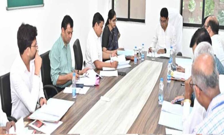 रायपुर : राजस्व कार्य होंगे और अधिक पारदर्शी व समयबद्ध: मंत्री टंक राम वर्मा