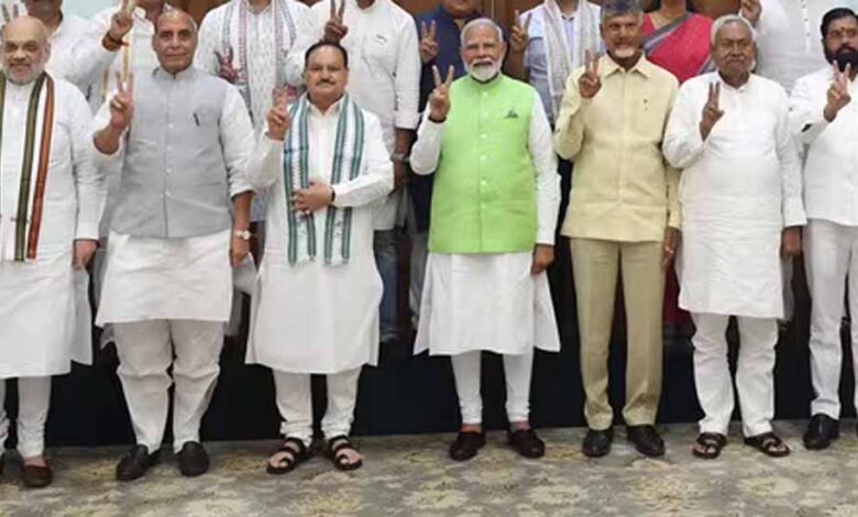 दागी-नेताओं-को-हटाने-वाला-बिल-अटका!-nda-ने-पार-किए-दो-रोड़े,-तीसरे-पर-पेच-फंसा