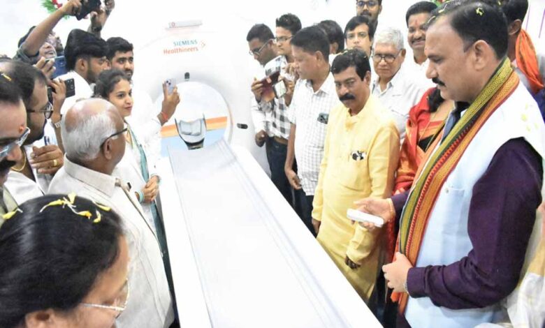 रायपुर-:-स्वास्थ्य-मंत्री-श्याम-बिहारी-जायसवाल-ने-जिला-चिकित्सालय-बालोद-में-सीटी-स्कैन-मशीन-का-किया-शुभारंभ