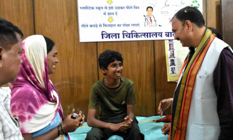 रायपुर : स्वास्थ्य मंत्री श्याम बिहारी जायसवाल ने जिला चिकित्सालय बालोद का निरीक्षण कर व्यवस्थाओं का लिया जायजा