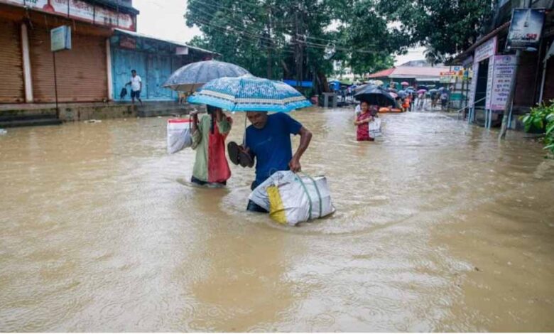 जम्मू-से-गुजरात-तक-भारी-बारिश-का-कहर,-राजस्थान-में-91-की-मौत,-मुंबई-में-उड़ानों-पर-असर