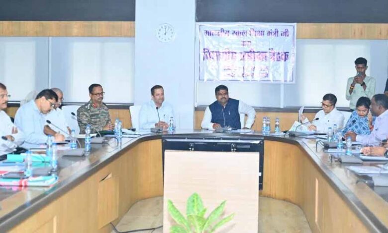 कार्यभार-संभालते-ही-सक्रिय-हुए-शिक्षा-मंत्री-गजेन्द्र-यादव,-अधिकारियों-संग-की-समीक्षा-बैठक
