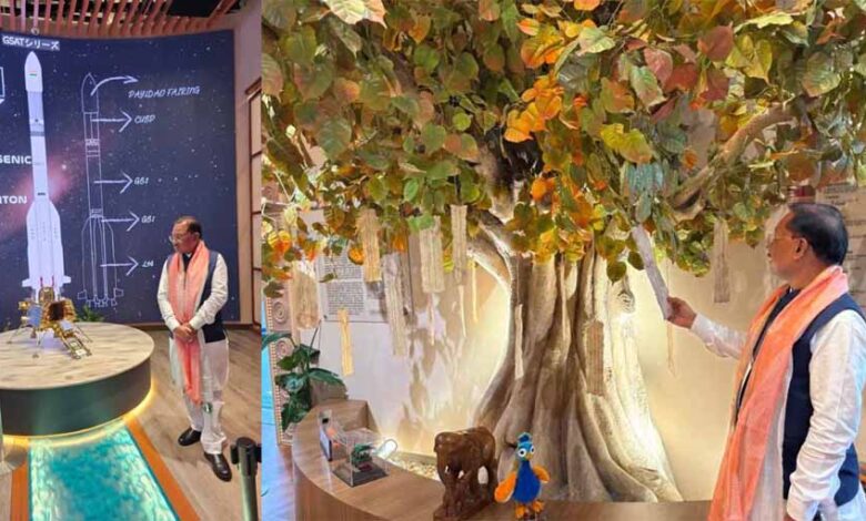 cm-विष्णु-देव-साय-ने-किया-छत्तीसगढ़-पैवेलियन-का-दौरा,-वर्ल्ड-एक्सपो-2025-में-बिखरी-सांस्कृतिक-छटा