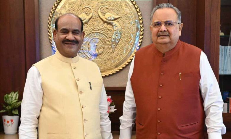 छत्तीसगढ़-विधानसभा-अध्यक्ष-डॉ.-रमन-सिंह-ने-प्रधानमंत्री-नरेंद्र-मोदी-को-नवीन-विधानसभा-भवन-लोकार्पण-के-लिए-किया-आमंत्रित