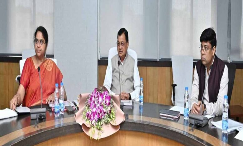 रायपुर-:-शराब-दुकानों-में-जल्द-लागू-होगी-कैशलेश-व्यवस्था,-मंत्री-लखन-लाल-देवांगन-ने-दिए-निर्देश