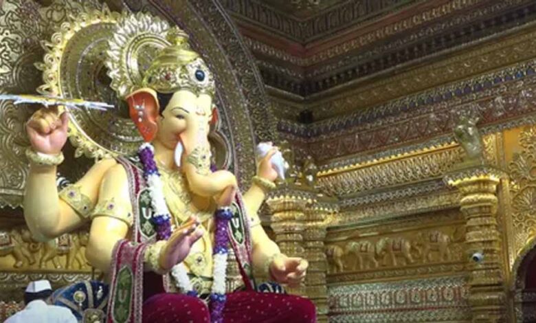 91-सालों-से-भक्तों-की-आस्था-का-केंद्र,-लालबागचा-राजा-के-दर्शन-को-उमड़-रही-भीड़