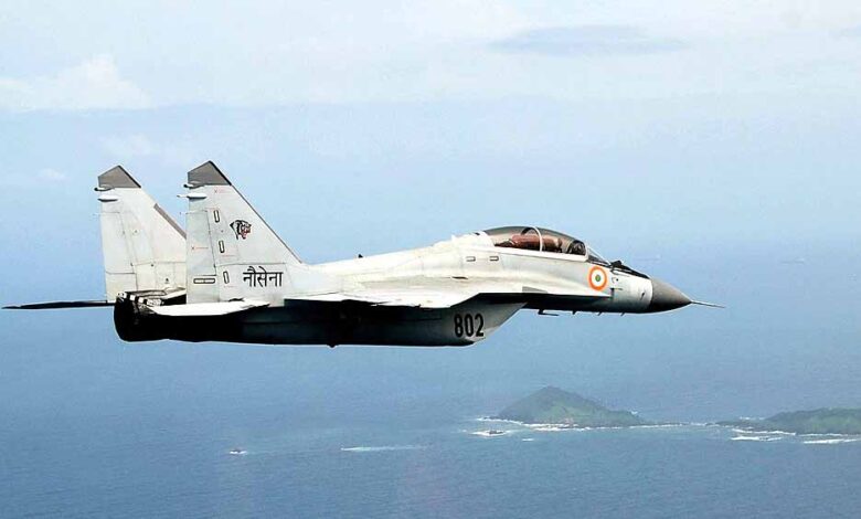 इंडियन-नेवी-के-15-mig-29k-फाइटर-जेट-pak-पर-मिसाइल-फायर-के-लिए-थे-तैयार,-हुआ-खुलासा